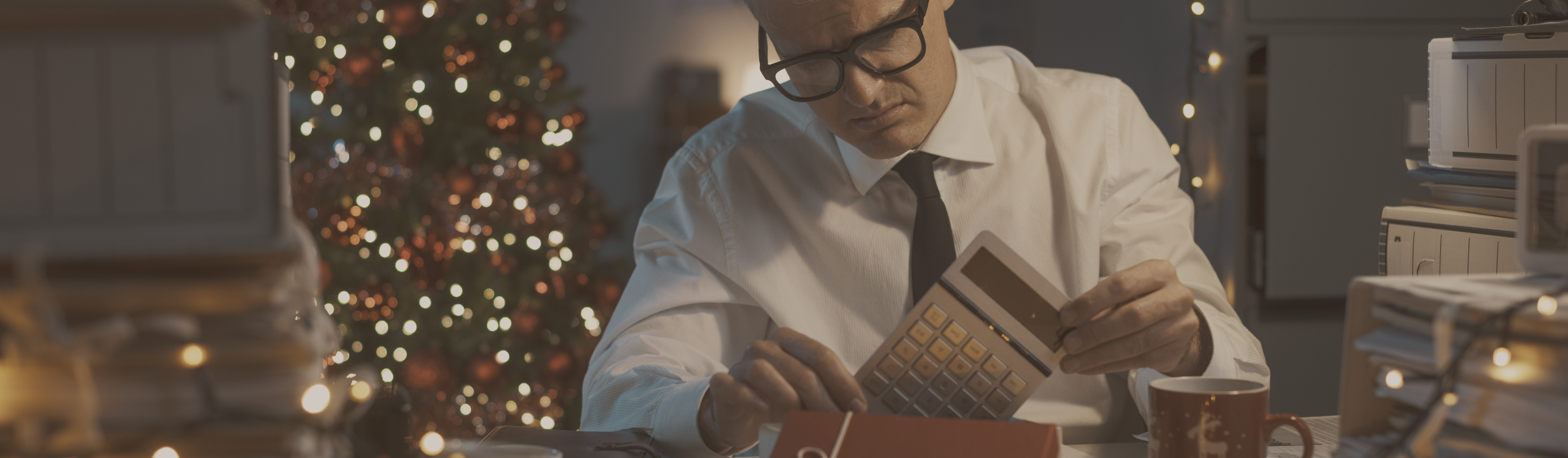 A Guide to Employee Appreciation Holiday Gifts That Fall Within Budget 